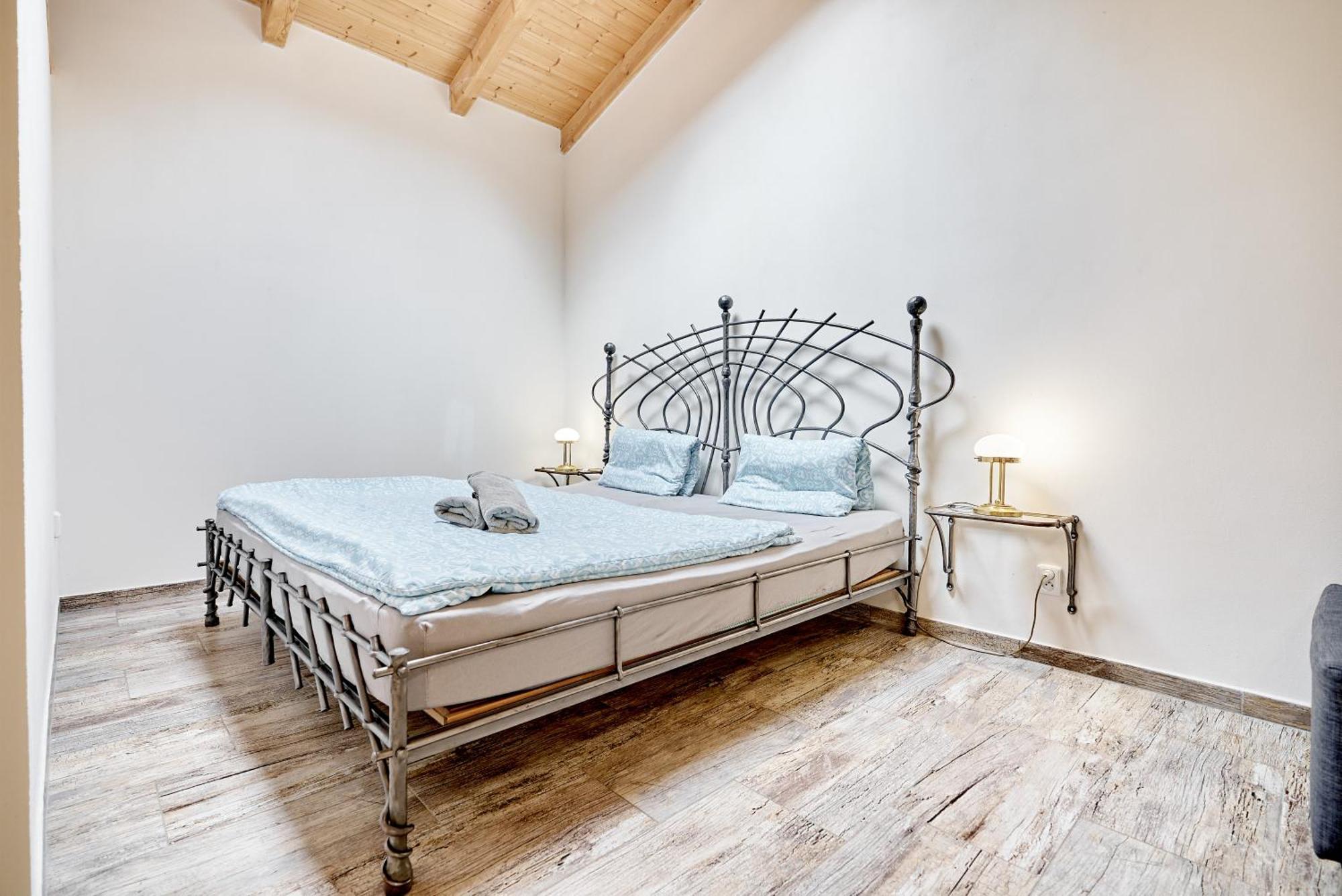 Apartmany Svatosske Skaly Loket Exterior photo