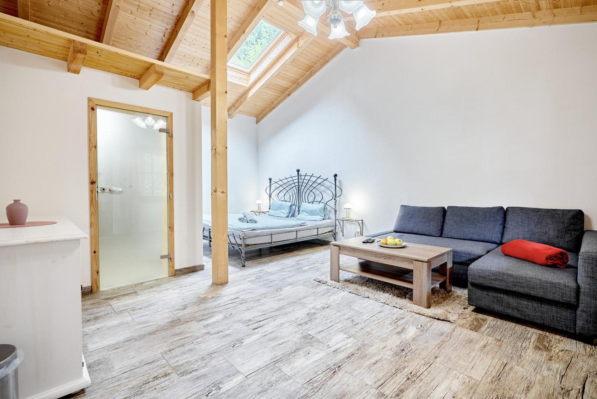 Apartmany Svatosske Skaly Loket Exterior photo